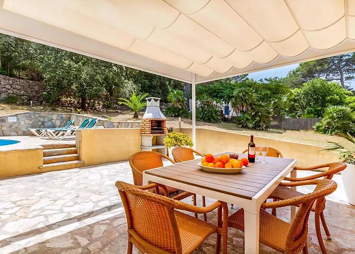 Villa Alexandria Mit Pool Und Grillplatz