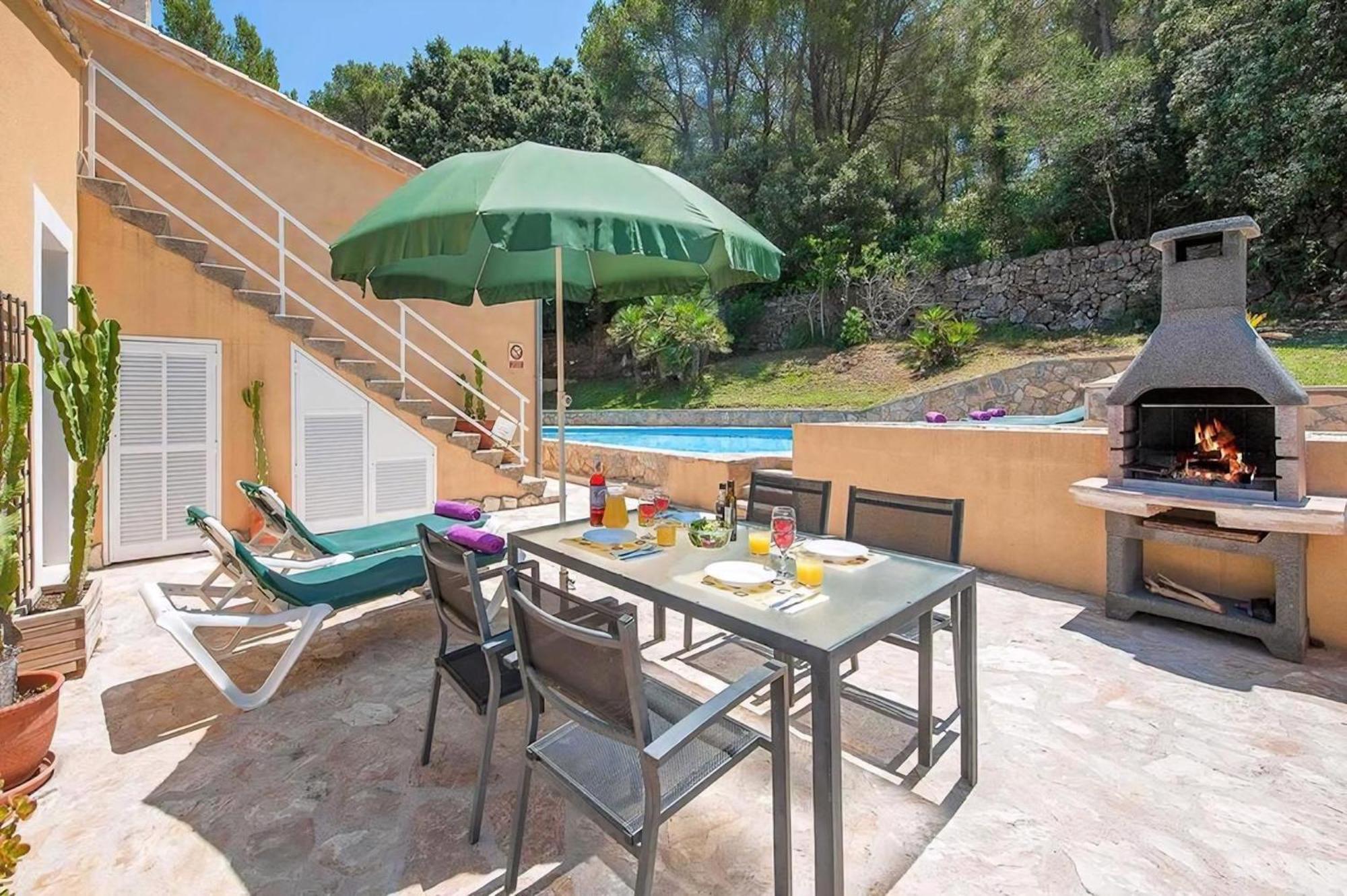 Alexandria Mit Pool Und Grillplatz *